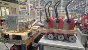 Raptor inyectando corriente a un interruptor automático para centro de datos